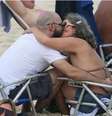 Maria Cândida e seu interesse romântico  Foto: Agnews