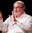 O escritor Salman Rushdie durante entrevista na Dinamarca, em 2018  Foto: Reuters