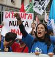 Ato em defesa da democracia em frente ao Fórum de Justiça Federal na Avenida Paulista em São Paulo (SP), nesta quinta-feira (11).  Foto: Gabriel Silva / Futura Press
