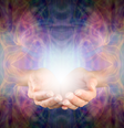 Saiba como as benzeduras podem te ajudar em sua energia.  Foto: Shutterstock / João Bidu