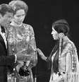 O prêmio foi apresentado por Roger Moore e Liv Ullman e acabou rejeitado  Foto: Getty Images / BBC News Brasil