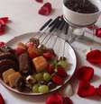 Fondue de chocolate com frutas | Foto: Divulgação  Foto: Guia da Cozinha