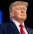 Ex-presidente dos EUA Donald Trump quer impedir temporariamente FBI de revisar material apreendido em sua casa na Flórida  Foto: Getty Images / BBC News Brasil