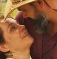Bruaca (Isabel Teixeira) e Alcides (Juliano Cazarré) estão entre os destaques de 'Pantanal'  Foto: Divulgação/TV Globo
