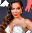 A cantora Anitta no tapete vermelho do VMA 2021  Foto: Instagram/ @anitta / Estadão
