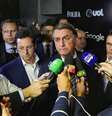 Bolsonaro ironiza Bonner ao chegar em debate da Band  Foto: Renato Pizzutto/Band