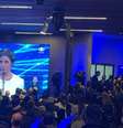 Vera Magalhães fazendo pergunta: ataque de Bolsonaro no debate desencadeou onda de apoio à jornalista  Foto: Reprodução/Twitter