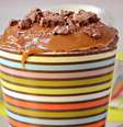 Guia da Cozinha - Irresistível: aprenda a fazer bolo de caneca com chocolate e doce de leite  Foto: Guia da Cozinha