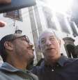 O candidato à Presidência pelo PDT, Ciro Gomes, posa para foto com um apoiador, durante um evento de campanha no Rio  Foto: REUTERS/Ricardo Moraes