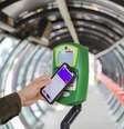 Celular é usado para pagar passagem em Curitiba  Foto: Daniel Castellano/SMCS / Divulgação