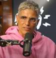 O ator esteve no Flow Podcast e falou sobre a sua sexualidade  Foto: Reprodução/Youtube