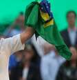 "Bolsonaro vai se vinculando a uma forma e ritual de festejo praticadas durante a ditadura militar, que volta a uma história de um passado no qual o modelo é do protagonista, homem, romântico, que toma sua ações num momento de coragem", diz Lilia Moritz Schwarcz  Foto: DW / Deutsche Welle