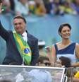 Bolsonaro e a primeira-dama participaram do desfile em comemoração ao 7 de Setembro  Foto: Agência Brasil / BBC News Brasil