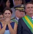 Primeira-dama, Michelle Bolsonaro, repete frase em oposição ao PT durante o 7 de Setembro  Foto: TV Brasil / Reprodução