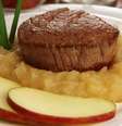 Medalhões de filé ao purê de maçãs com mel e canela | Foto: Guia da Cozinha  Foto: Guia da Cozinha