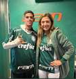 Luva de Pedreiro e Leila Pereira posaram para foto após a vitória do Palmeiras sobre o Santos.  Foto: Twitter/Leila Pereira / Estadão