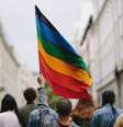 Pesquisa do Datafolha aponta um número cinco vezes maior de pessoas LGBTQIA+ do que levantamento do IBGE  Foto: Reprodução/iStock