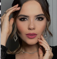 Miss teve faixa retirada por apresentador depois que ele percebeu que havia entregue o título à participante errada.  Foto: Instagram/@analiviadiniz_ / Reprodução