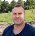Hildor Henker, de  34 anos, morreu após ser esfaqueado em um bar no município de Rio do Sul, em Santa Catarina    Foto: @hildor.henker / Reprodução/Facebook
