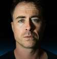 James Murray prefere não opinar a respeito das polêmicas do príncipe Andrew  Foto: Reprodução/IMDB