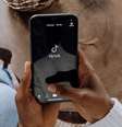 Jovens recorrem ao TikTok quando precisam de alguma informação  Foto: Cottonbro/Pexels / Tecnoblog