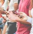 Estudo revela que "phubbing", ato de ignorar pessoas ao redor quando se está no telefone, pode impactar relações  Foto: fdr