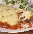 Bife à parmegiana com mix de queijos – Foto: Guia da Cozinha  Foto: Guia da Cozinha