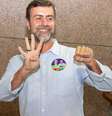 Marcelo Freixo (PSB) durante votação   Foto: Érica Martin/TheNews2/Estadão Conteúdo