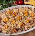 Guia da Cozinha - Agridoce e deliciosa: aprenda a fazer farofa de banana-da-terra  Foto: Guia da Cozinha