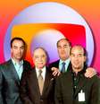 Roberto Marinho, falecido em 2003, com os filhos João Roberto, Roberto Irineu e José Roberto  Foto: Acervo Roberto Marinho / Montagem: Blog Sala de TV