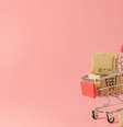 Consumidores devem pesquisar preços antes de realizar a compra – Foto: Shutterstock  Foto: Finanças e Empreendedorismo