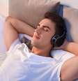 A meditação guiada é uma ótima opção para relaxar a mente  Foto: Pixel-Shot / Adobe Stock