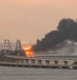 Incêndio na ponte Kerch prejudica abastecimento de tropas russas na Crimeia  Foto: Reuters / BBC News Brasil