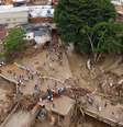 Imagem mostra o rastro de destruição provocado pelos deslizamentos e enchentes em Las Tejerías, na Venezuela  Foto: 