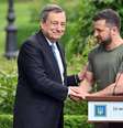 Draghi e Zelensky durante encontro em Kiev, em junho de 2022  Foto: AFP / Ansa - Brasil
