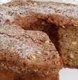 Guia da Cozinha - Garanta nutrientes com esse delicioso bolo de banana, aveia e castanha!  Foto: Guia da Cozinha