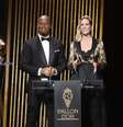 Didier Drogba e Sandy Heribert são os apresentadores do Bola de Ouro   Foto: Benoit Tessier / Reuters