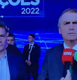 Bolsonaro dá entrevista ao lado de Moro, após debate  Foto: Reprodução/TV Bandeirantes