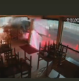 O acidente destruiu o interior do restaurante  Foto: Reprodução/ Facebook: Carlos Alberto Notícias Itabuna