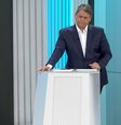 Tarcísio de Freitas (Republicanos) e Fernando Haddad (PT) se enfrentam em debate  Foto: Reprodução/TV Globo
