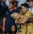 Lewandowski comemorou gol do Barcelona   Foto: Pablo Morano / Reuters