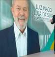 Bonner com sua ex-colega de faculdade de Comunicação Renata Lo Prete, âncora do 'Jornal da Globo'  Foto: Reprodução/TV