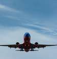 Já existem até companhias aéreas na fila para voar com o querosene solar da Synhelion  Foto: Gary Lopater / Unsplash
