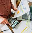Para entender a sua dinâmica financeira você precisa listar os seus itens essenciais  Foto: iStock