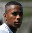Robinho considera voltar a jogar e dois clubes procuram o ex-jogador    Foto: Lance!