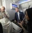 Papa Francisco conversa com jornalistas em voo de volta do Bahrein  Foto: ANSA / Ansa - Brasil