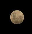 Num eclipse lunar penumbral, o fenômeno pode passar despercebido por apenas deixar a Lua menos luminosa (Imagem: caiostefamasca/Pixabay)  Foto: Canaltech