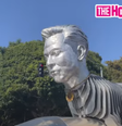 Estátua de cabeça de Elon Musk em corpo de cabra pode popularizar criptomoeda  Foto: The Hollywood Fix/YouTube/Reprodução