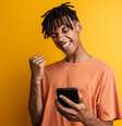 Eles já estão de olho nas promoções –  Foto: Shutterstock / João Bidu