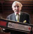 Leslie Phillips conta com mais de 150 filmes em seu currículo, ao longo de oito décadas de carreira  Foto: Reuters